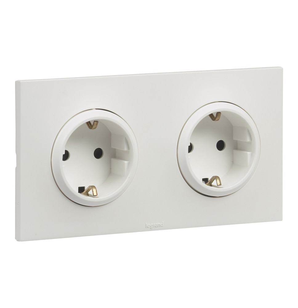Double prise 2P+T schuko avec eclips borne à vis 2 postes Double prise 2P+T schuko avec eclips borne à vis 2 postes
