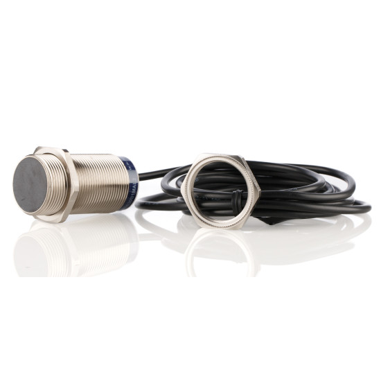 Détecteur inductif XS6 cylindrique L62mm M30 Sn15mm câble 2m, Schneider Electric -